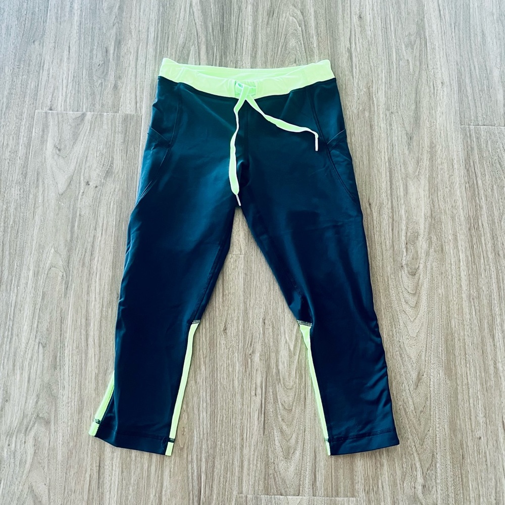 Lululemon Beach Runner Crop Capris (XS)